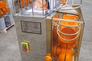 machine orange commerciale automatique du presse-fruits 90W 4 verres - 7 verres par minutes